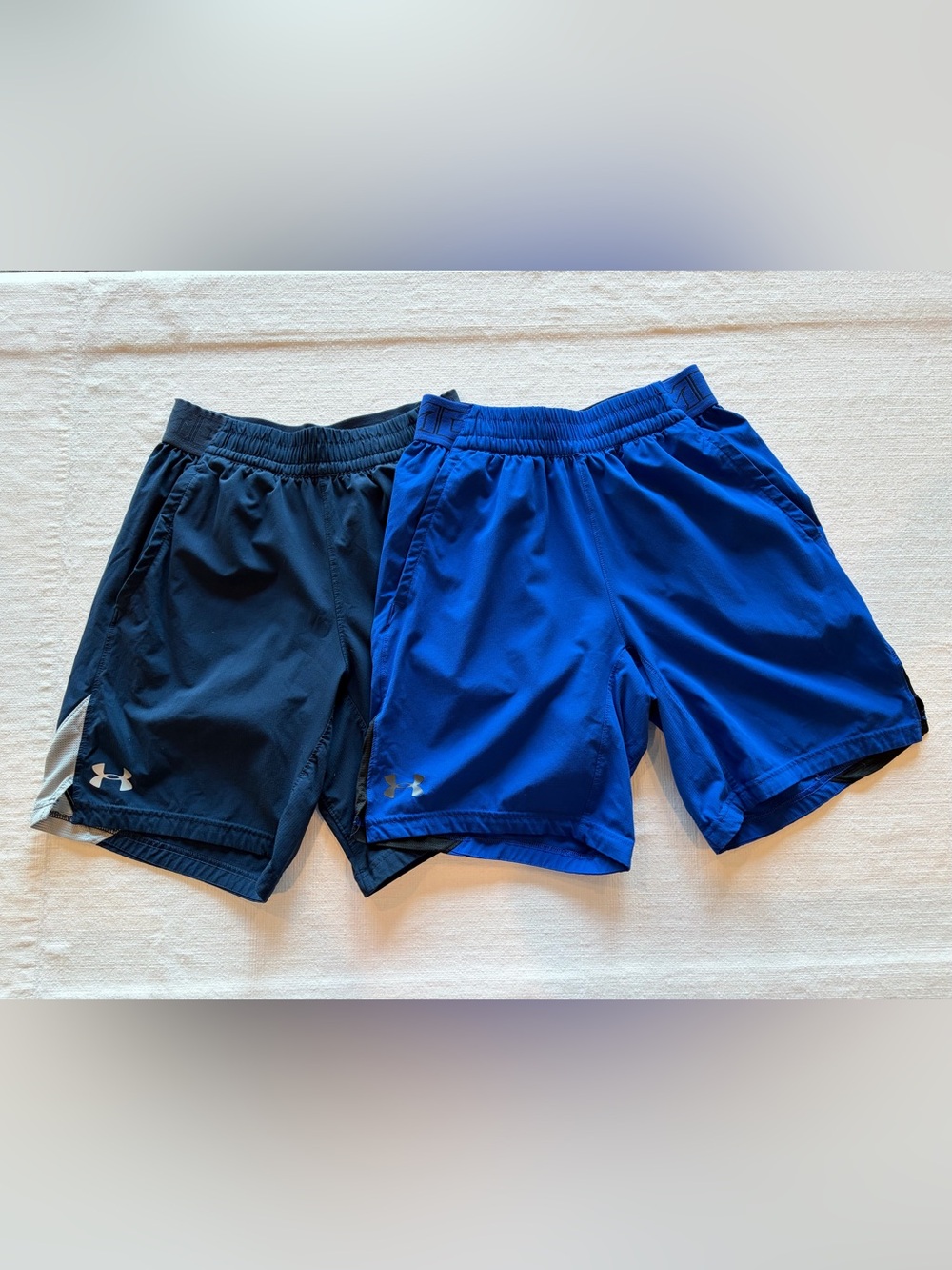 Under Armour Men’s 8” Linerless Running Shorts 1321724 Bundle Blue Navy Size S